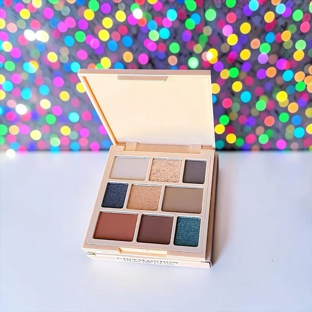 CINTA LONDON Eyeshadow Palette in Living The Eye Life 6.5 g New in Box